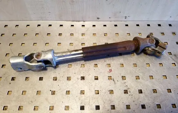 Renault Megane II Steering column universal joint