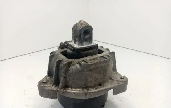 BMW 7 F01 F02 F03 F04 Engine mount bracket 22116775905