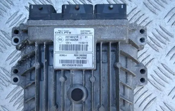 Renault Megane III Engine control unit/module 237100121R