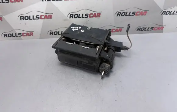 Mercedes-Benz S W220 Tailgate trunk handle 2208000775