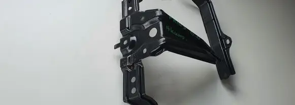 Toyota Prius (XW30) Battery bracket 