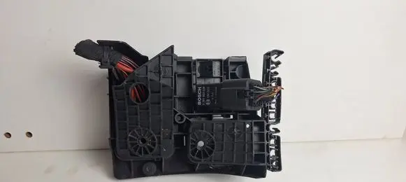 Volkswagen Golf V Fuse box cover 1K0907361C 1K0937700B