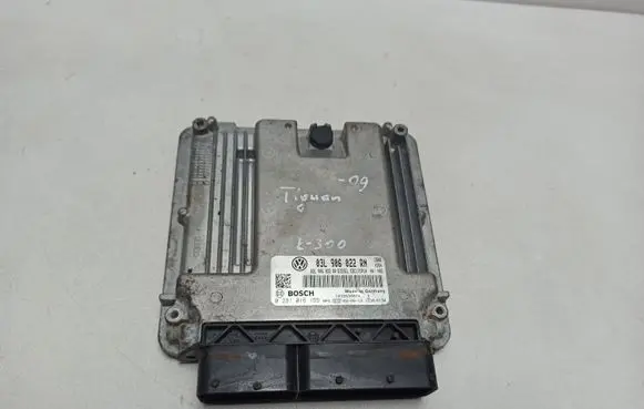 Volkswagen Tiguan Engine control unit/module 03L906022RN 03L906022RP