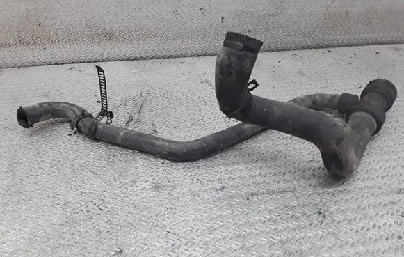 Audi A4 S4 B5 8D Engine coolant pipe/hose