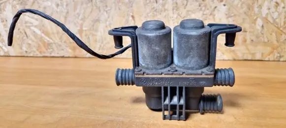 BMW 7 E65 E66 Coolant heater control valve 8374995