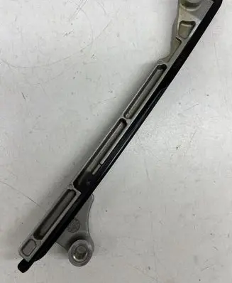 Lexus LS 460 - 600H Slide rail for timing chain 