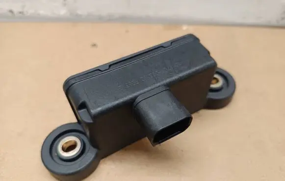 Mercedes-Benz C W204 ESP acceleration yaw rate sensor A0055421918 GD78C25QLB 10170106303