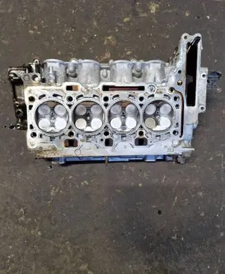 BMW X1 F48 F49 Engine head 7616187 2455322