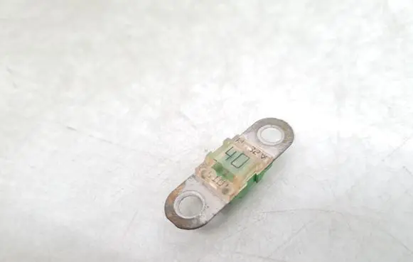 Volkswagen PASSAT B6 Fuse 