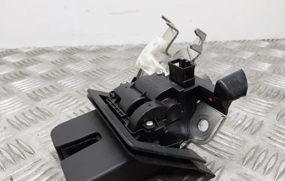 Audi A3 S3 8V Tailgate/trunk/boot lock/catch/latch 8R0827505