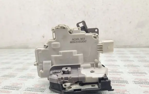 Audi A4 S4 B8 8K Rear door lock 