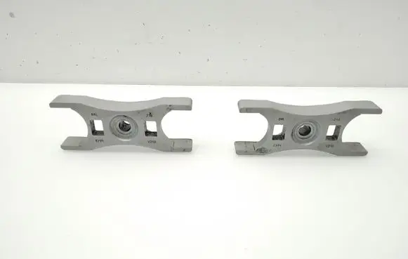 Skoda Octavia Mk3 (5E) Fuel Injector clamp holder 04L216