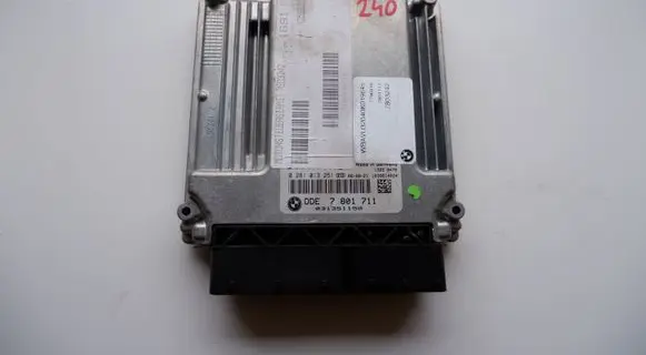 BMW 5 E60 E61 Engine control unit/module ECU 7801711 031351150 0281013251