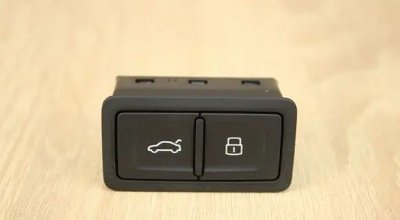 Tailgate opening switch