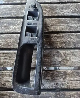 Volkswagen PASSAT B6 Electric window control switch