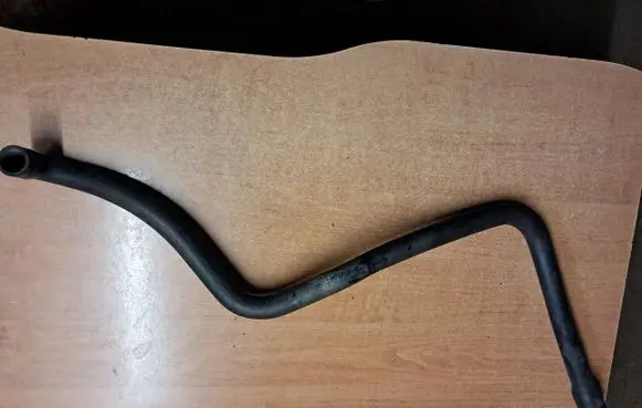 Mercedes-Benz S W126 Engine coolant pipe/hose 1265011882