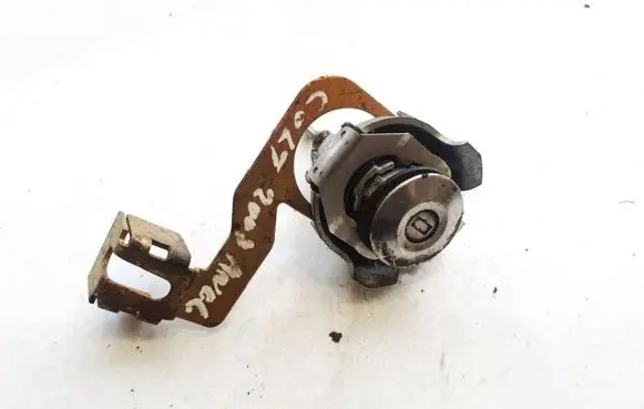 Mitsubishi Colt Tailgate exterior lock 6371a055