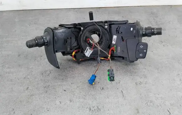 Wiper turn signal indicator stalk/switch
