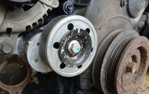 Toyota Avensis Verso Generator/alternator belt tensioner