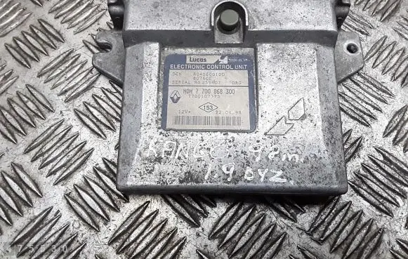 Renault Kangoo I Engine control unit/module 7700868300