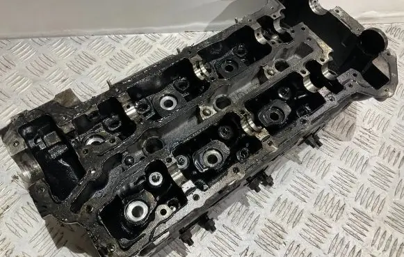 Mercedes-Benz E W211 Engine head R6420163601