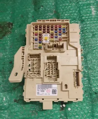Hyundai Kona I Fuse module 91950DD530 1320912195 DD5302009921999
