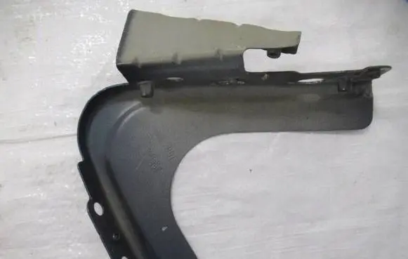 Citroen Berlingo Fender mounting bracket