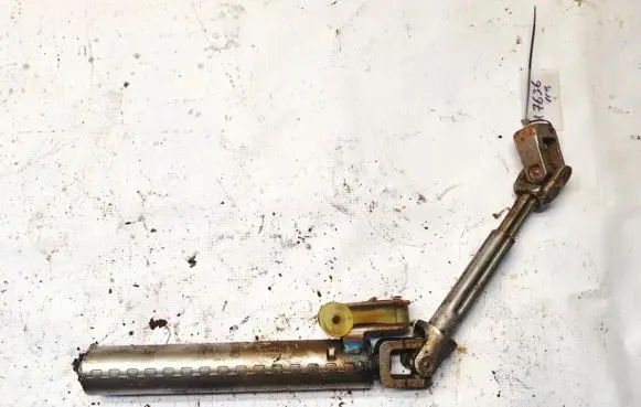 Volkswagen Golf IV Steering column universal joint