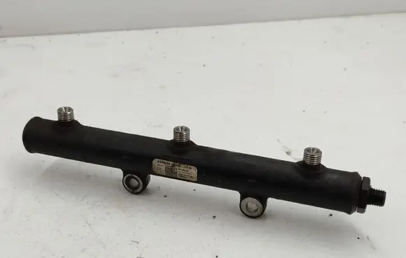 Land Rover Discovery 3 - LR3 Fuel main line pipe 4R8Q9D280