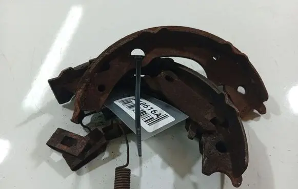 Toyota Avensis T250 Handbrake/parking brake pads 