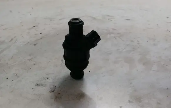 Opel Zafira A Fuel injector 90536149 5WK93151