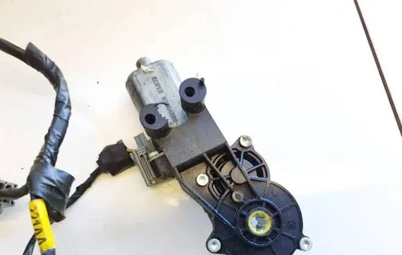 Chrysler 300 - 300C Seat adjustment motor 0390203213 82064808-4