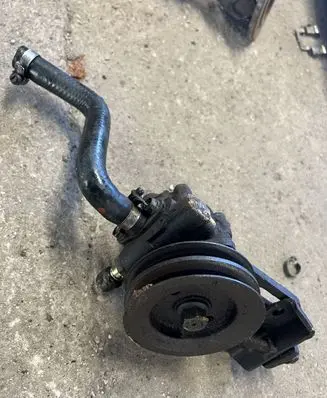 Opel Frontera A Power steering pump