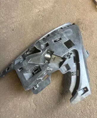 Volvo S60 Front bumper mounting bracket 31323425