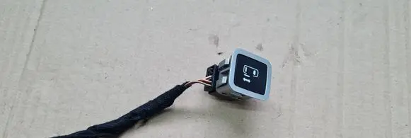 Chrysler Pacifica Electric sliding door switch 68443100AA