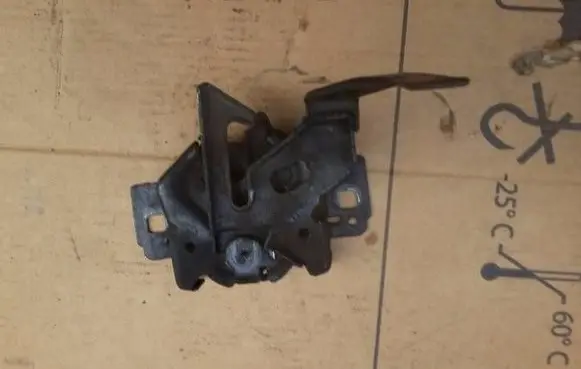 Ford Maverick Engine bonnet/hood lock/catch
