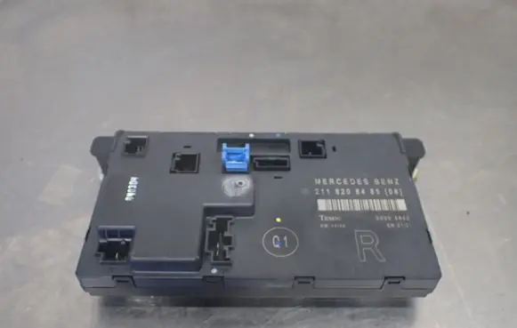 Mercedes-Benz E W211 Door control unit/module 2118208485