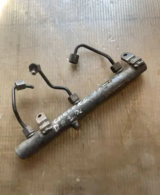 Jeep Grand Cherokee (WK) Fuel main line pipe A6420700695 10020405 2005423