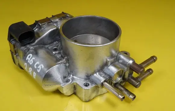 Audi A6 S6 C5 4B Throttle body valve 078133062B