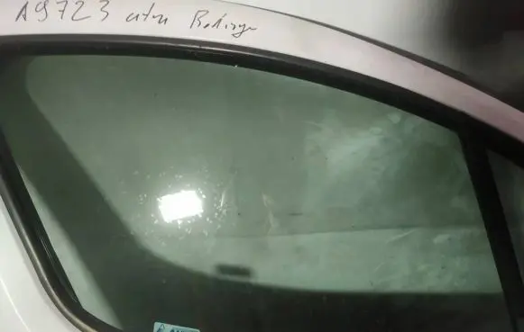 Citroen Berlingo Front door window glass four-door AS2