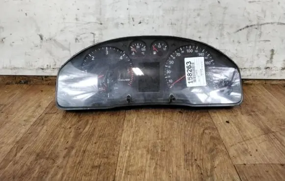 Audi A4 S4 B5 8D Speedometer (instrument cluster) 4B0919880G