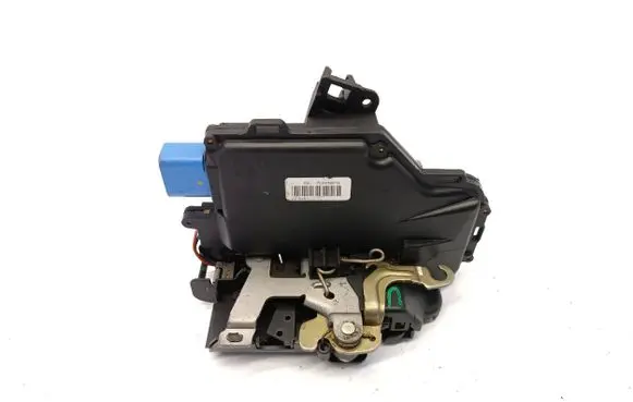 Volkswagen Golf Plus Rear door lock 7L0839015 PA66306GF
