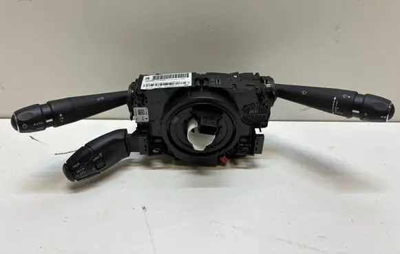 Peugeot 208 II Indicator stalk 983691772D