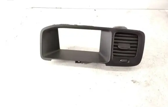 Volvo V60 Dash center air vent grill 39804063 G0RZ0M 0P502187
