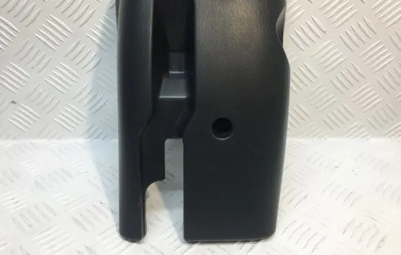 Ford Ranger Steering wheel column trim UR5660231