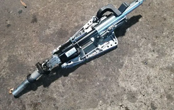 Mercedes-Benz E W212 Steering wheel axle A2184600016