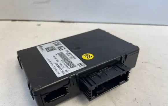 Volkswagen Touareg II Gateway control module 7P6907530J 7P6907530F