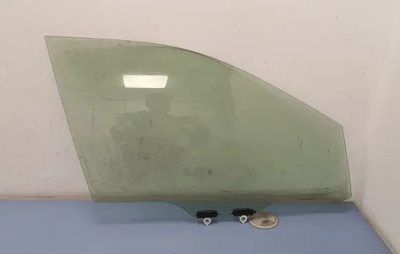 Toyota RAV 4 (XA50) Front door window glass four-door 6810142260 681010R060