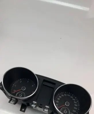 Volkswagen Golf VI Speedometer (instrument cluster) 5K0920870C