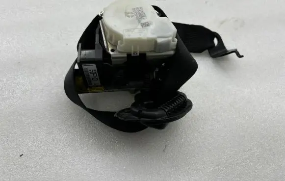 BMW 2 F22 F23 Front seatbelt 34143193C 1405140848 WXQWY358